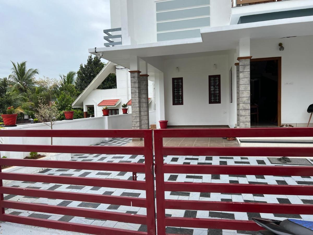 Pullad Villa Aranmula Dış mekan fotoğraf