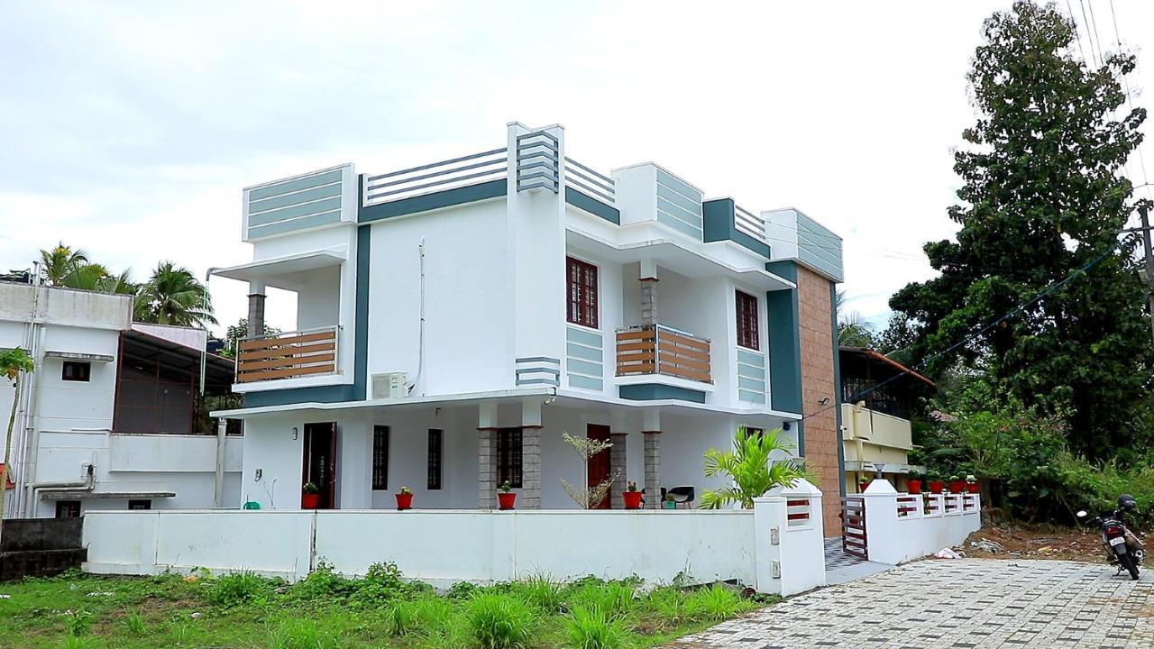 Pullad Villa Aranmula Dış mekan fotoğraf